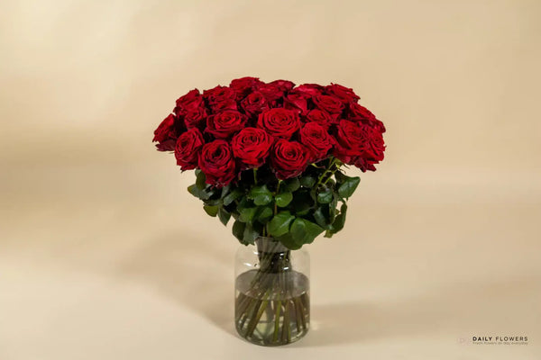 Je t’aime exclusive 36 red roses - Vase included